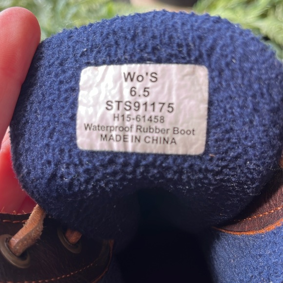 Sperry Brown and Blue Duck Boots - Picture 4 of 4